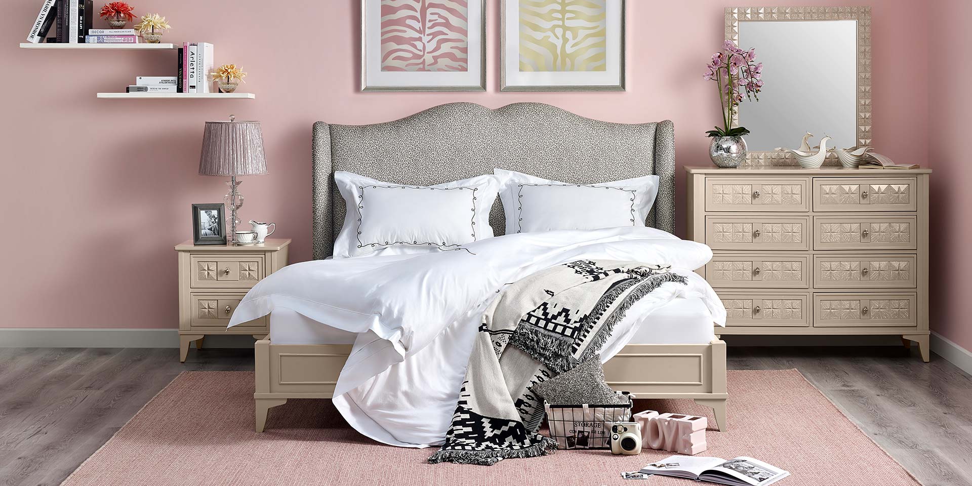 如何辨别乳胶枕真假 7个乳胶枕鉴定方法 看 比 闻 摸 压 烧 泡